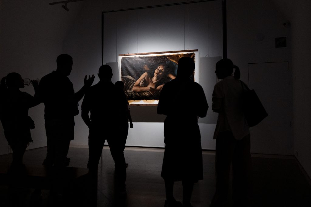 SMOKE IN THE AIR [SLOTH]
Exhibition opening at Spazju Kreattiv, 9 May 2025.
Photo by Ines Bahr